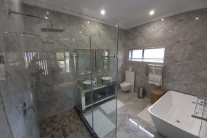 Manor 2 bathroom