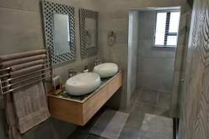 Manor 4 bathroom